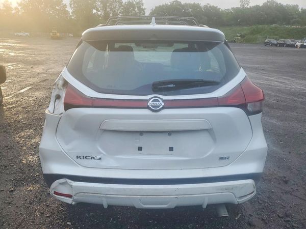 2021 NISSAN KICKS