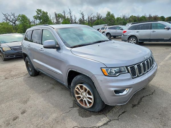 2019 JEEP CHEROKEE Laredo — Passenger 3/4