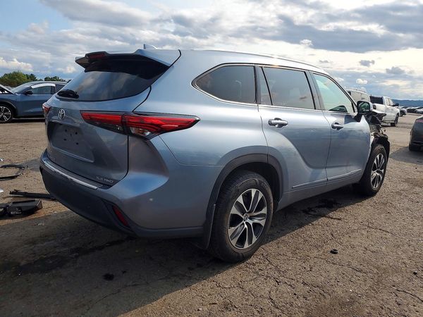 2022 TOYOTA HIGHLANDER