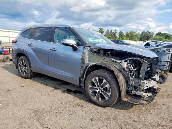 2022 TOYOTA HIGHLANDER