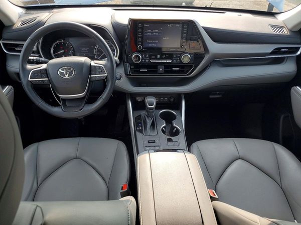2022 TOYOTA HIGHLANDER