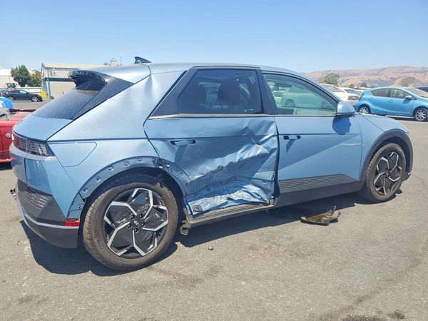 2024 HYUNDAI IONIQ SE
