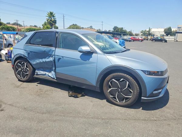 2024 HYUNDAI IONIQ SE