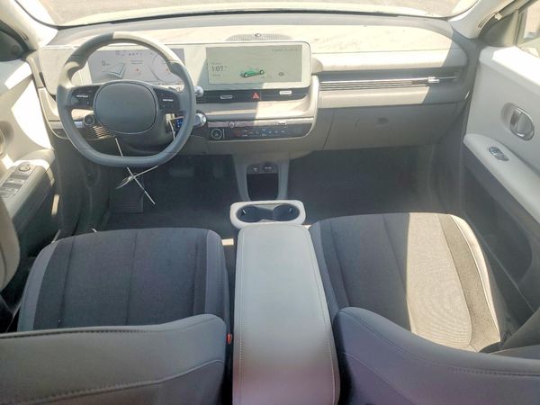 2024 HYUNDAI IONIQ SE
