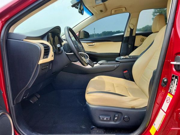 2015 LEXUS NX 200t Luxury