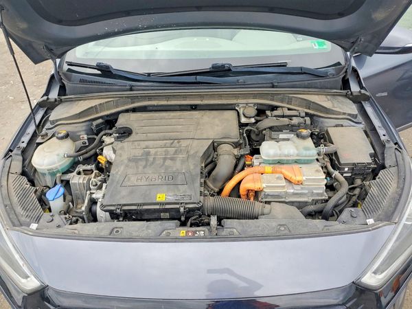 2018 HYUNDAI IONIQ Limited w/Ultimate (HEV)
