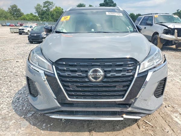 2021 NISSAN KICKS