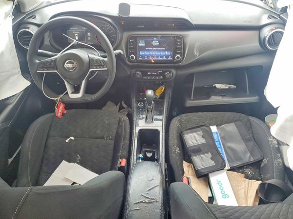 2021 NISSAN KICKS
