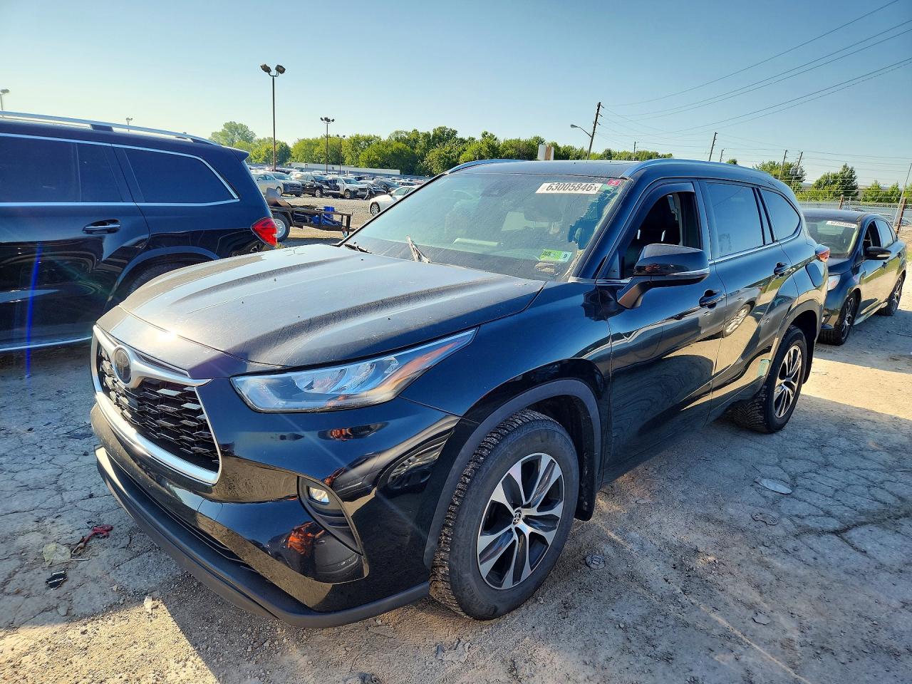 2020 TOYOTA HIGHLANDER XLE Nav