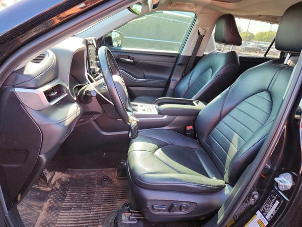 2020 TOYOTA HIGHLANDER XLE Nav