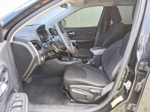 2019 JEEP CHEROKEE LATITUDE FWD