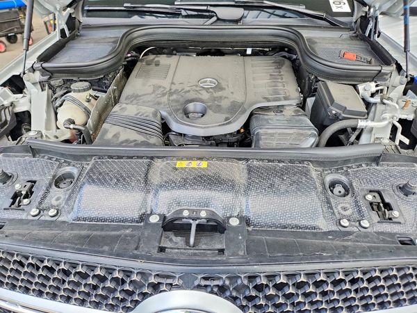 2024 MERCEDES-BENZ GLE-CLASS — Engine bay