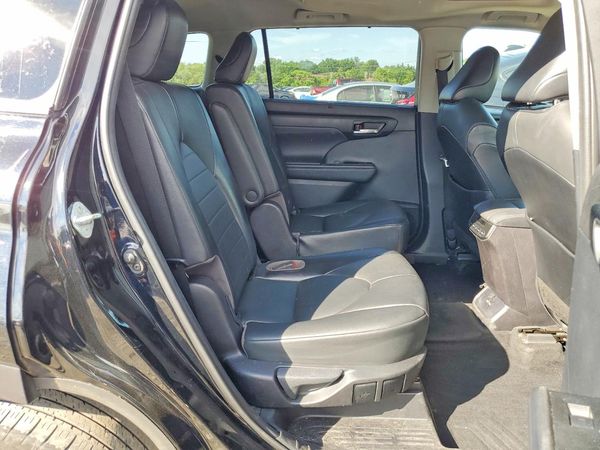 2021 TOYOTA HIGHLANDER