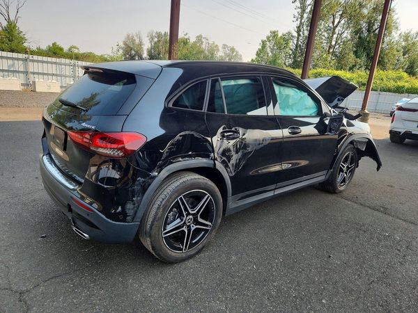2023 MERCEDES-BENZ GLA