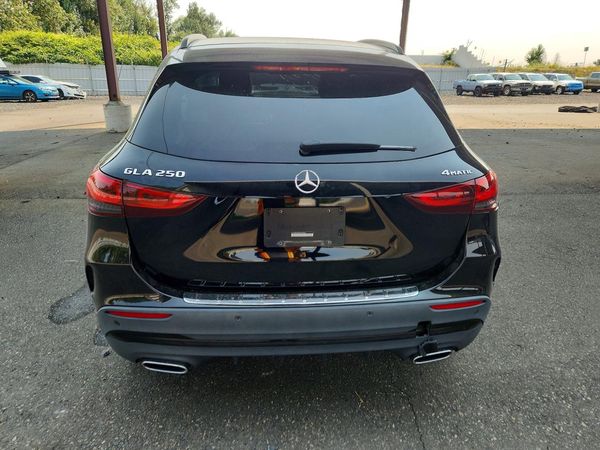 2023 MERCEDES-BENZ GLA