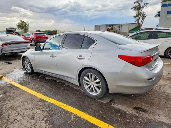 2016 INFINITI Q50