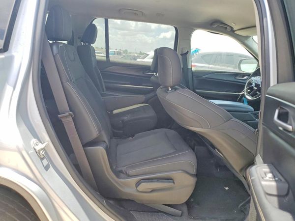 2023 JEEP GRAND CHEROKEE L LAREDO 4X4