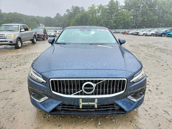 2019 VOLVO S60