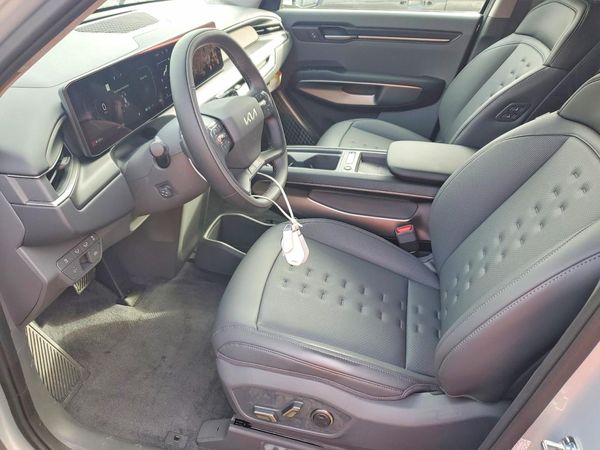2026 KIA EV9 Wind