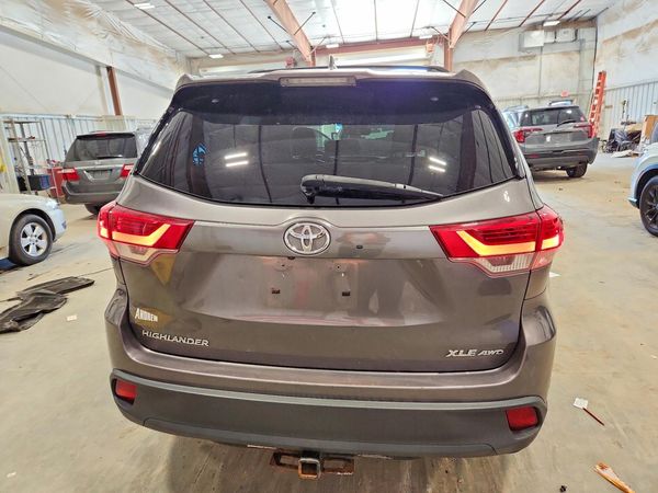 2019 TOYOTA HIGHLANDER SE/XLE