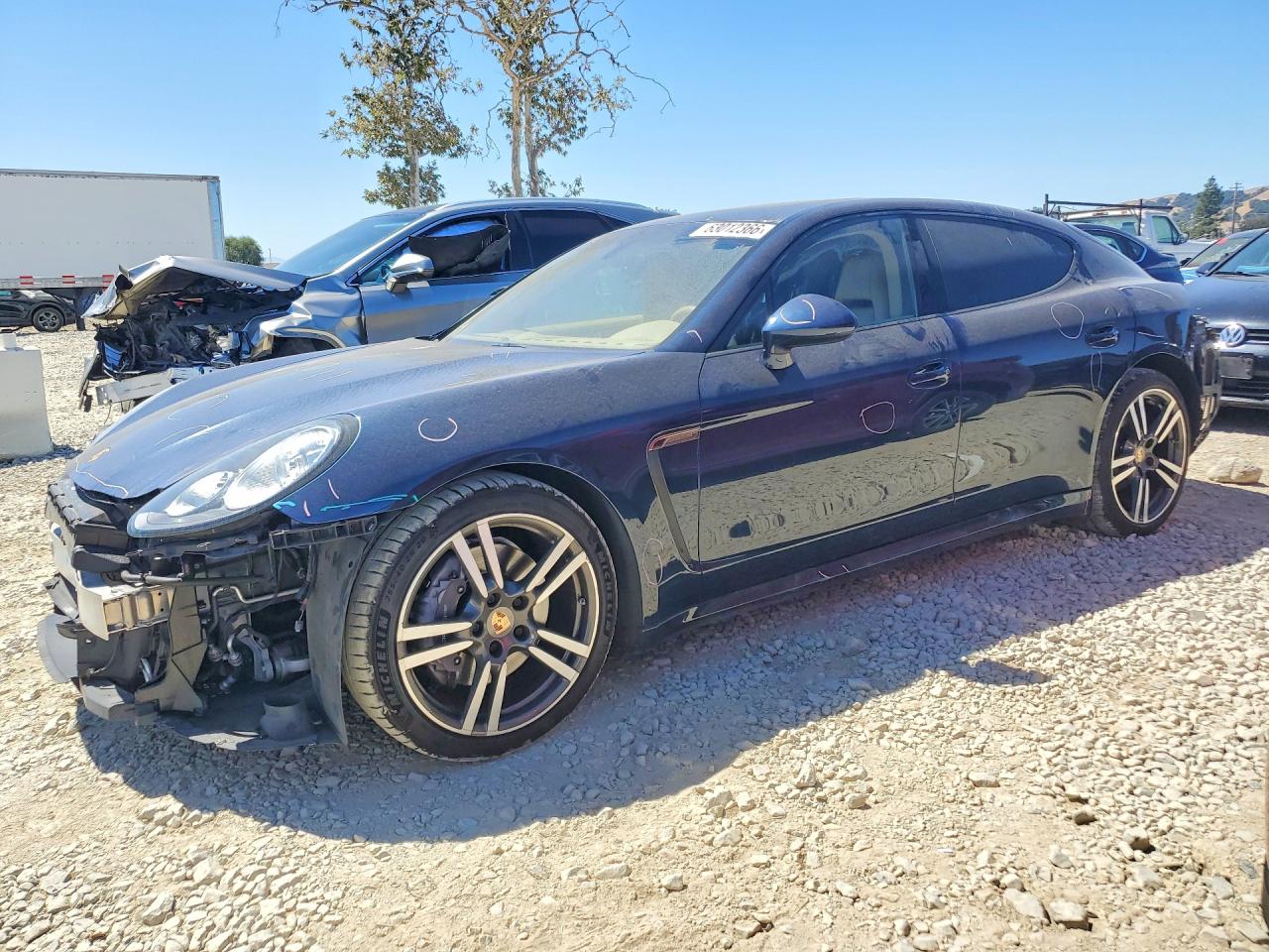 2014 PORSCHE PANAMERA Base (2WD), 4 (4WD)