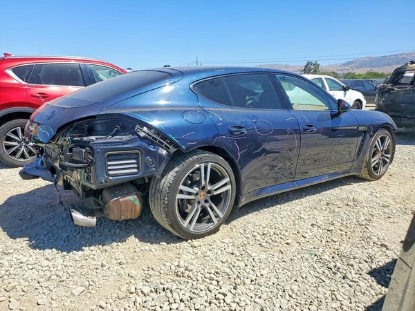 2014 PORSCHE PANAMERA Base (2WD), 4 (4WD)