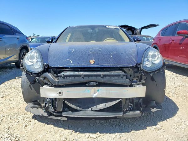 2014 PORSCHE PANAMERA Base (2WD), 4 (4WD)