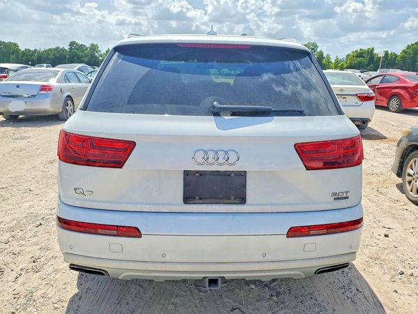 2017 AUDI Q7 quattro Premium Plus