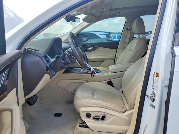 2017 AUDI Q7 quattro Premium Plus