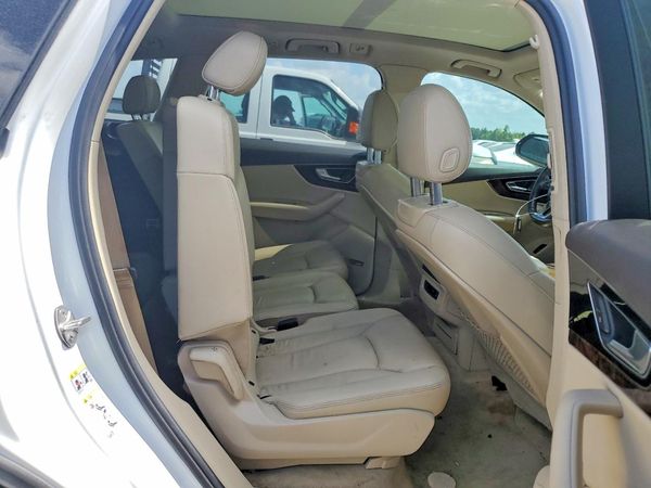 2017 AUDI Q7 quattro Premium Plus