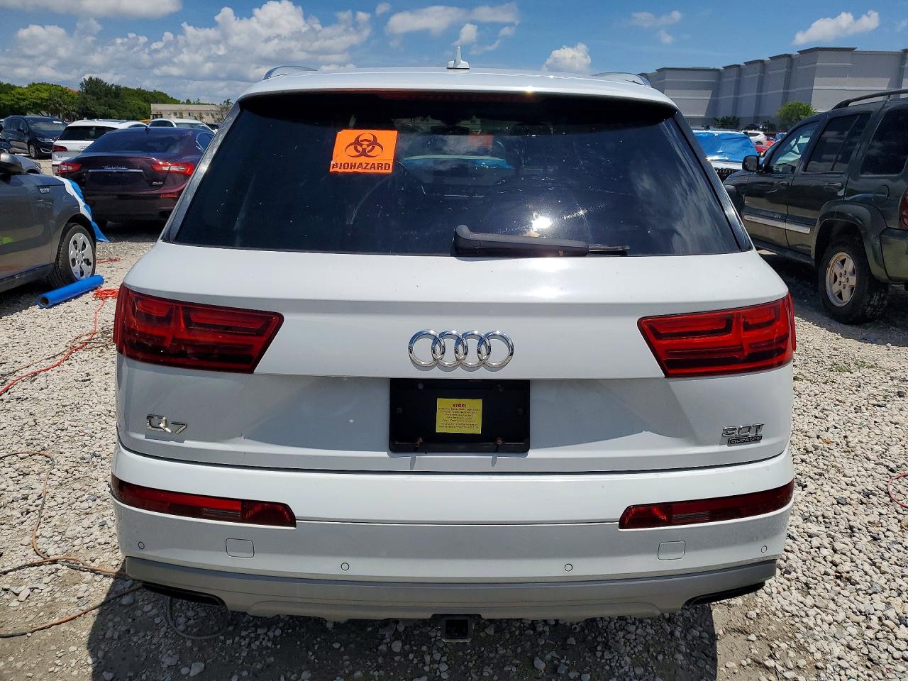 2017 AUDI Q7 quattro Premium Plus
