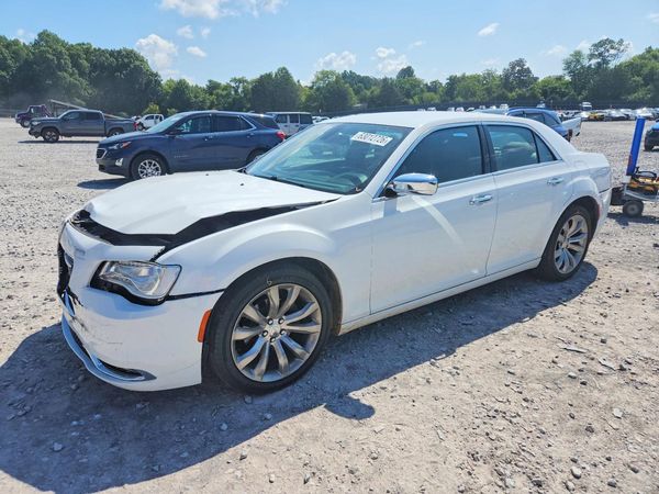 2019 CHRYSLER 300