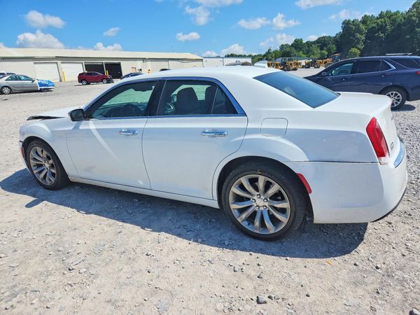 2019 CHRYSLER 300