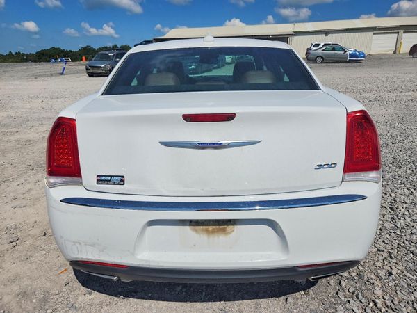 2019 CHRYSLER 300