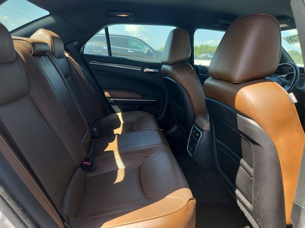 2019 CHRYSLER 300