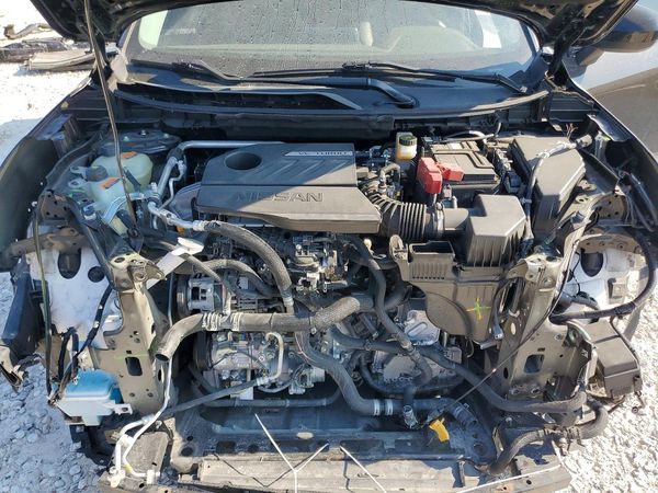 2023 NISSAN ROGUE SV — Engine bay