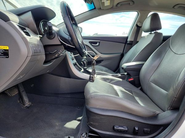 2014 HYUNDAI ELANTRA