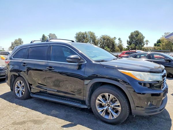 2015 TOYOTA HIGHLANDER