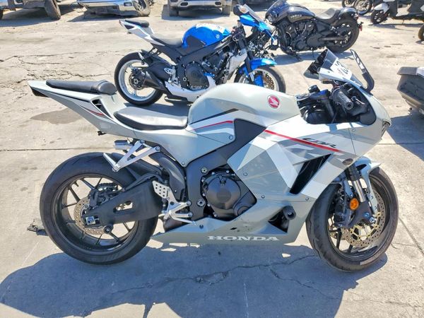 2025 HONDA CBR CYCLE