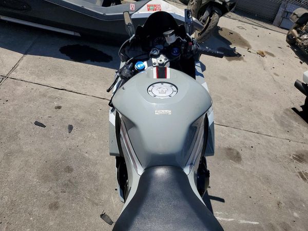 2025 HONDA CBR CYCLE