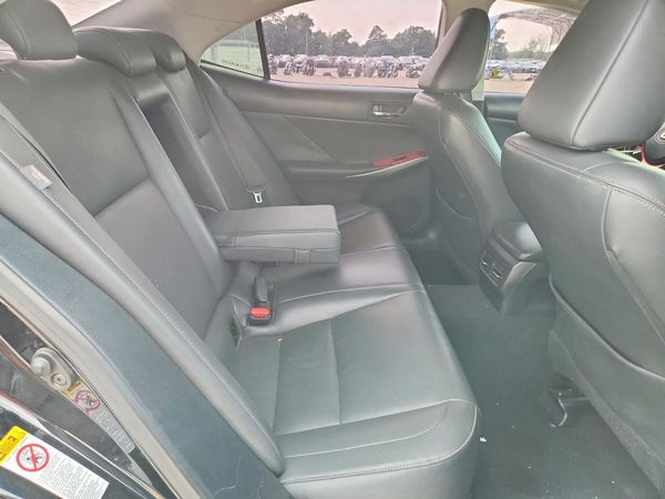 2016 LEXUS IS