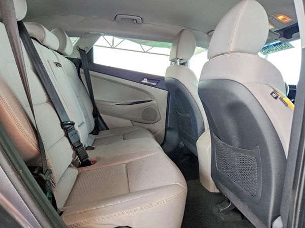 2019 HYUNDAI TUCSON SE