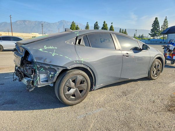 2024 TOYOTA PRIUS