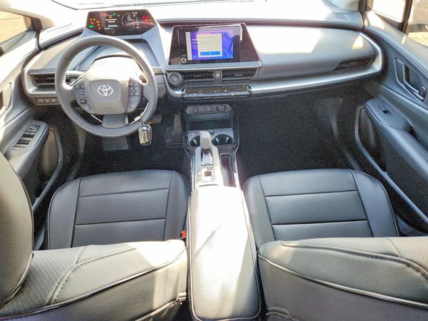 2024 TOYOTA PRIUS