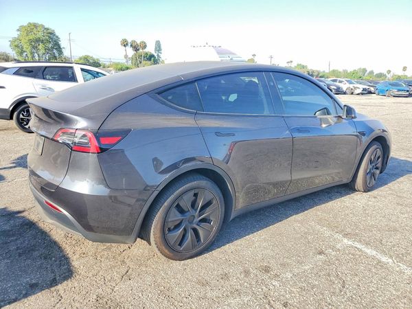 2025 TESLA MODEL Y