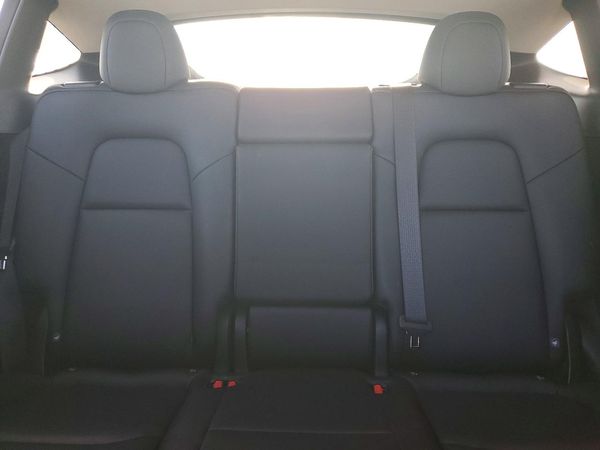 2025 TESLA MODEL Y