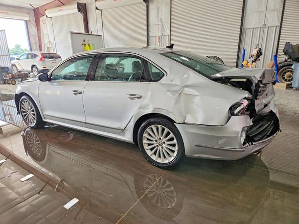 2017 VOLKSWAGEN PASSAT SE