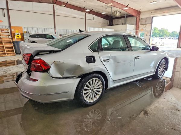 2017 VOLKSWAGEN PASSAT SE