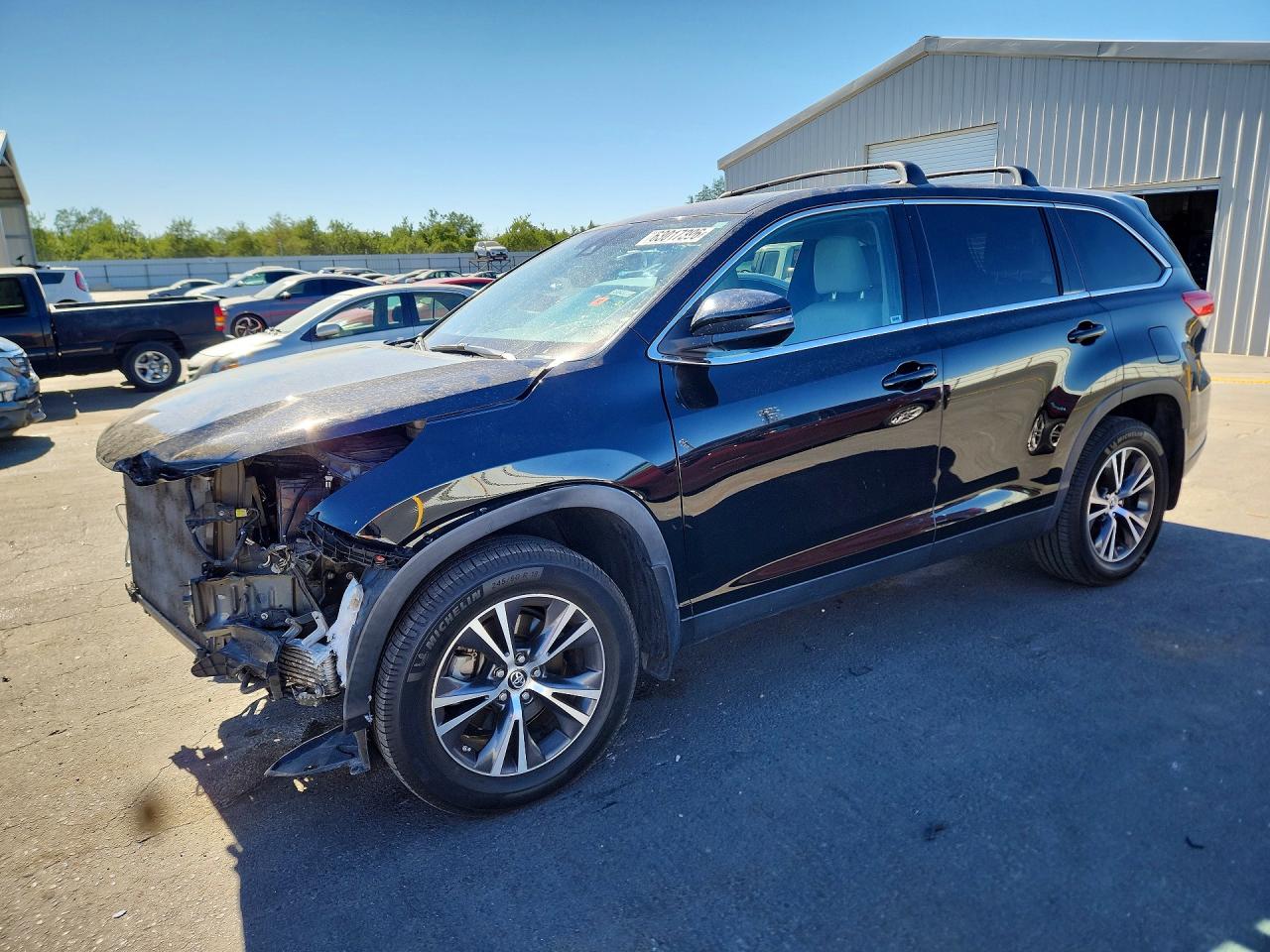 2019 TOYOTA HIGHLANDER LE/LE Plus