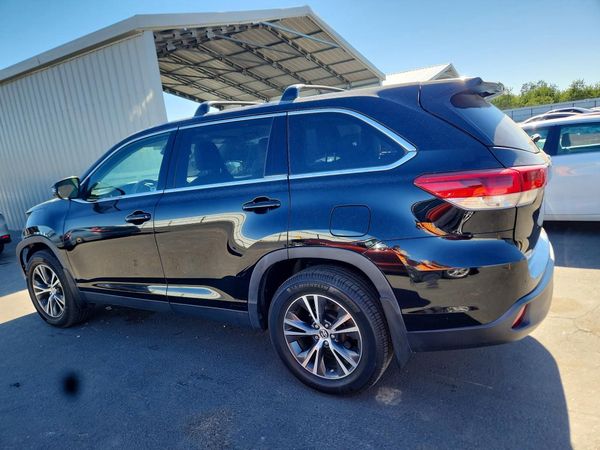 2019 TOYOTA HIGHLANDER LE/LE Plus